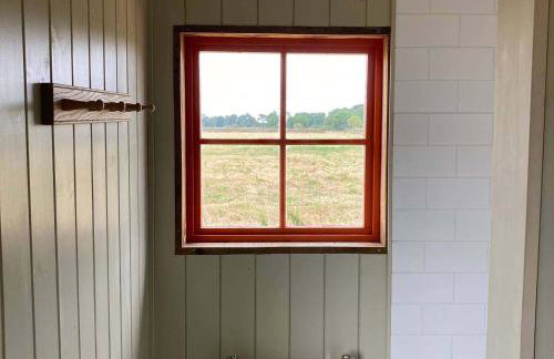 Secluded off grid Shepherd's Hut - Photo 8