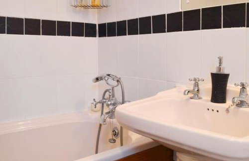 Cottage - Sleeps 3, Parking & Fishing - Foto 46