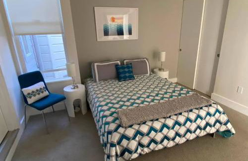 Stylish NOPA Penthouse, Remote Work Friendly - Foto 32