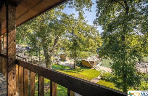 5BR 3.5BA Waterfront Boat, Dock and Kayaks, Lake McQueeney by Austin Vacay - Foto 49