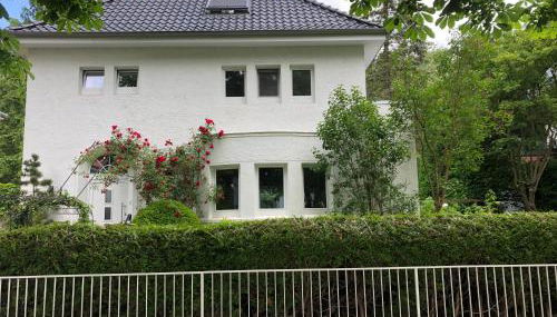 Stadtvilla-Apartment mit Parkblick und bester Verkehrsanbindung - Foto 5