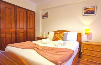 Enjoy Lisbon Cascais Sintra 1200 metres to metro blue line Sintra Rail line Free Parking - Foto 78