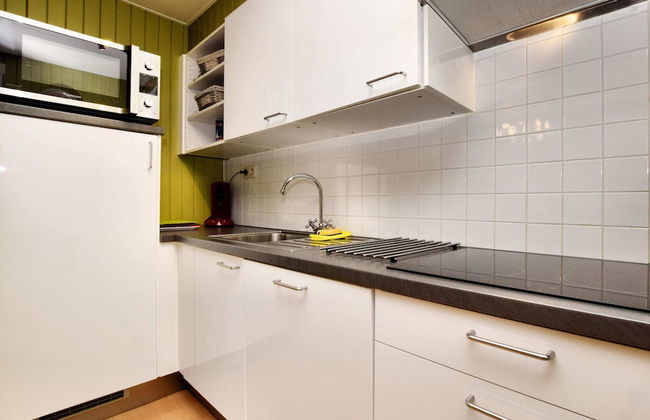 Family Retreat With Garden - Photo 14