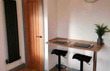 Modern Coastal 2 Bedroom Home to Relax and Unwind - Foto 3