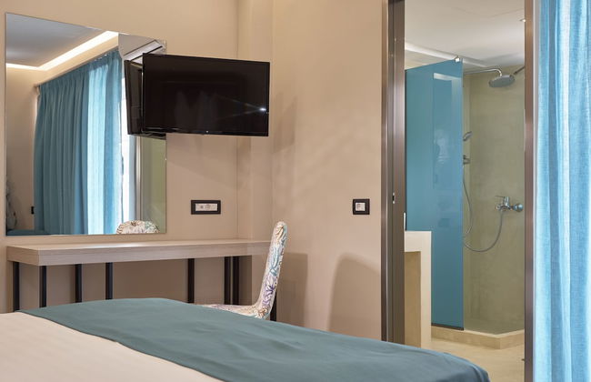 Koukounaria Hotel & Suites - Photo 8