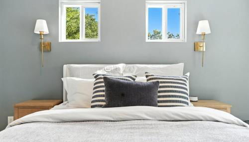 Luxe 2023NewBuild Entire home with 3BR 7BDs Ideal for Long Winter Stays, Outdoor, Central - Foto 3