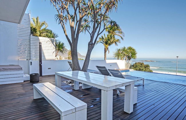 Villa Bleu Blanc in Camps Bay With Pool and Views - Foto 13