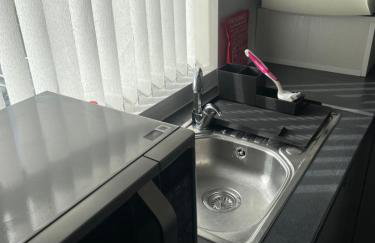 Modern and Homely Appartment! - Available as individual rooms or the Entire Property! - Foto 28