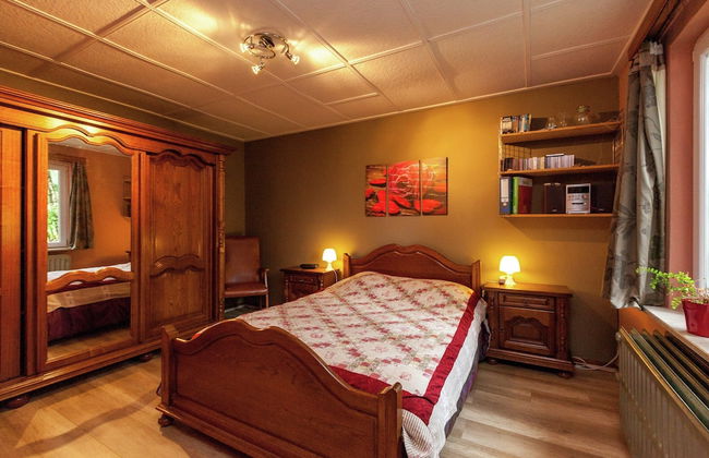 Tranquil Holiday Home With Private Garden - Photo 11