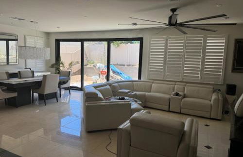 Elegant Retreat with Private Luxurious Gen Suite - Foto 16