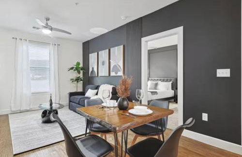 Chic and Stylish 2B near Legacy West Wi-Fi Fitness Pool 2260 - Foto 7