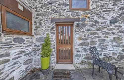 Beautiful 16th Century Ty Cerrig Cottage, set in stunning grounds with great views - Photo 3