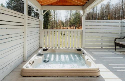 Swan Pond Cabin Hot Tub & Firepit Retreat - Foto 7