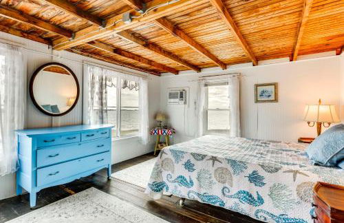 Dreamy Waterfront Westbrook Home on Private Beach - Foto 14