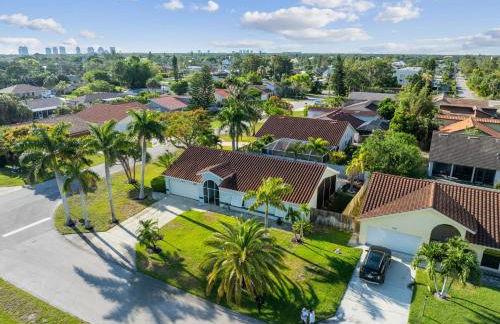 Charming Heated Pool Home - 3 miles to the Beach, Pet and Family Friendly -Available Year Round! - Photo 30