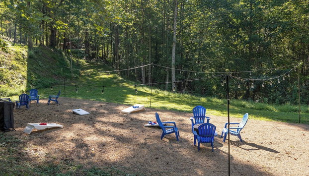 Hot Tub, Deck Views, Foosball, Firepit Secluded Cabin Dudley IV by Avantstay - Foto 4, Interior