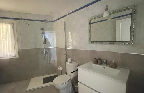 MY OCEAN HOME !!! Breathtaking location, Steps to the ocean, Spacious sea view, Fully Equipped and Well-Furnished with Private Entrance and High-Speed Fiber Optic Internet - Photo 24