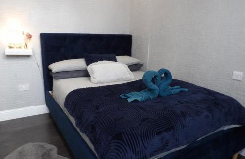 City Convenience, Calm Comfort-- A Stylish One-Bedroom Retreat Just 3 Stops from the Heart of the City - Foto 14