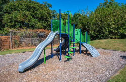 Stylish Durham Retreat - Walkable Sleeps 6 - Foto 77