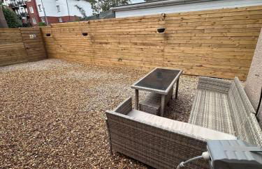 Stunning 2 Bedroom Beach Apartment With Garden - Foto 11