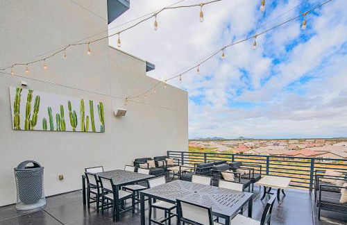 Near Mayo Clinic & Desert Ridge , Stay with Pool & Gym- S309 - Foto 67