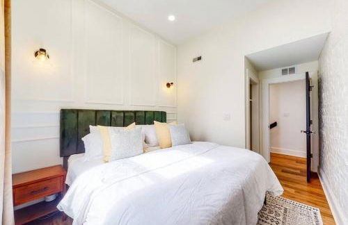 Luxury 8 Bed/4 Ba NuLu Home Private yard/parking - Foto 71