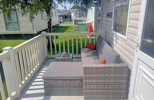 2 Bedroom Static Caravan C3 on quiet park near Talacre and Prestatyn Pet Friendly - Foto 1