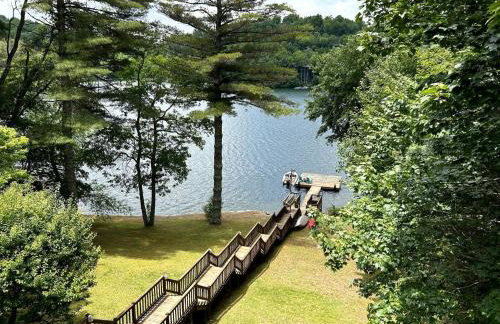Enchanting Cabin with Breathtaking Sunset and Lake Views in North Carolina - Photo 25