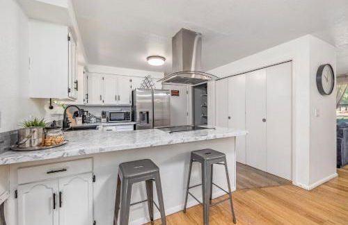 Cozy Boise Home with Private Yard and Game Room - Foto 49