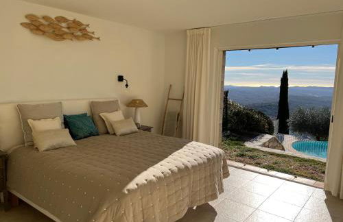 Villa La Genestière - Familienoase und Golfertraum mit Infinity-Pool und 180-Grad-Panoramablick bis zum Meer - Foto 72