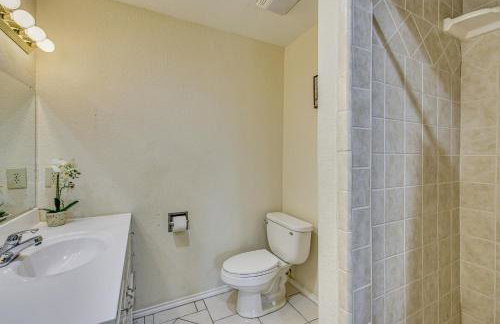 Pool and Game Room Waterfront Harlingen Home - Foto 30