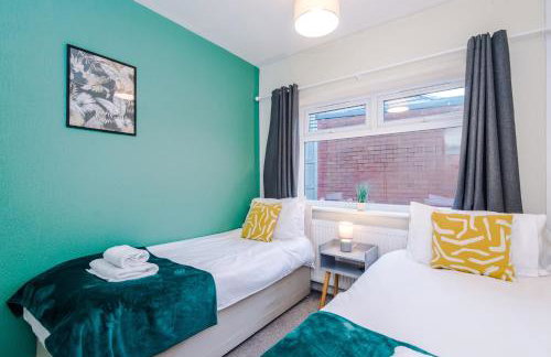 3BR Home Sleeps 6 Perfect for Short and Long Term Stays - Foto 37