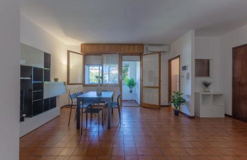 GuestHost - Pontelagoscuro Huge & Residential Apartment - Foto 1