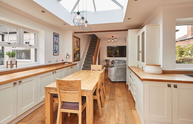 Host Stay Bankside Cottage - Photo 11