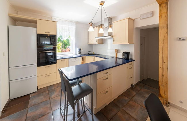 Family Villa Near Lake - Photo 14