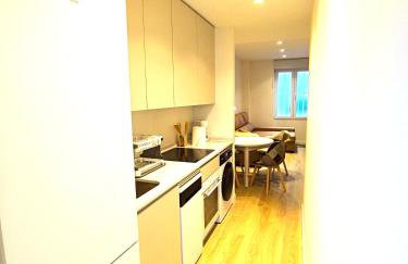 Modern Apartment with Terrace near the Center - Photo 16