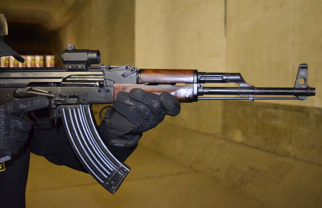 Prática de tiro com Kalashnikov - Foto 2