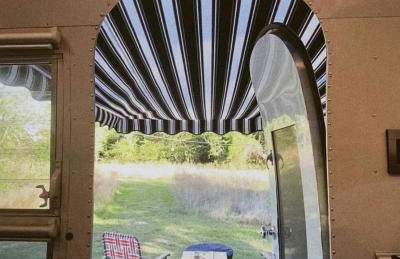 Restored Beautiful Airstream Fully Equipped with Incredible Outdoor Living in Texas - Foto 13