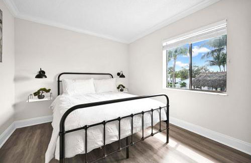 Serene Poolside Getaway Lake Access Parking - Foto 22