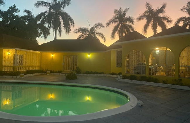 Yancey Largo Villa Perfect Jamaica Ironshore Getaway w Private Pool and Onsite Staff Services by RedAwning - Photo 51