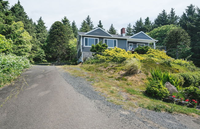 Anchor's Retreat by Avantstay Gorgeous Clift Top Views w/ Incredible Patio - Photo 26