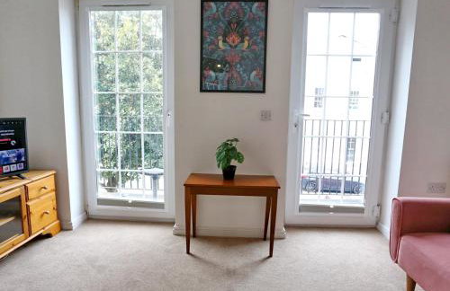 3Bed Manchester Home · Parking · Near AO Arena - Pass the Keys - Photo 11
