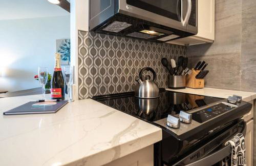 Modern and Relaxing Oceanfront Vistas - Photo 16