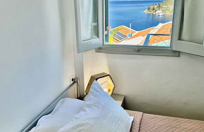 Niriides Hotel & Apartments - Photo 19