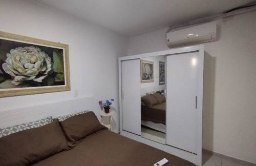 APT Completo - Suíte - 2 Ar-condicionados, Wi-FI, Piscina, garagem, portaria - aconchegante - Foto 8