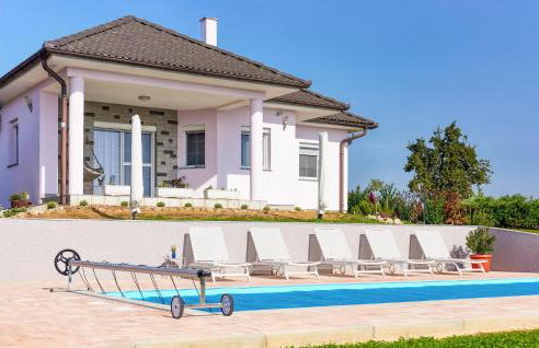 Amazing Home In Krizevci - Photo 14