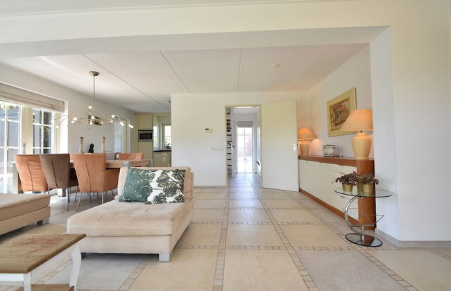 Enticing Holiday Home in Oude With Garden - Foto 17