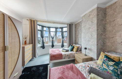 Lesley House 4 bed villa TV Internet Garden - Foto 7