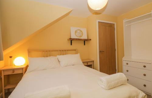 Little Foxes - Photo 26