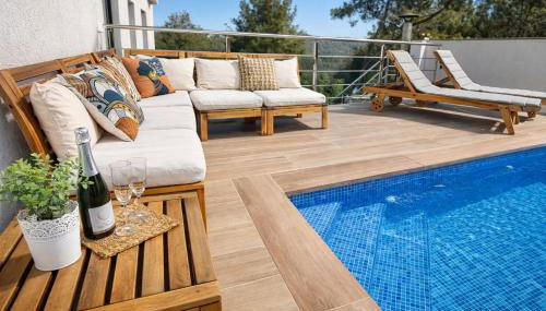 Villa privada para grupos grandes cerca de Sitges Piscina terrazas y naturaleza - Foto 2, sunbed